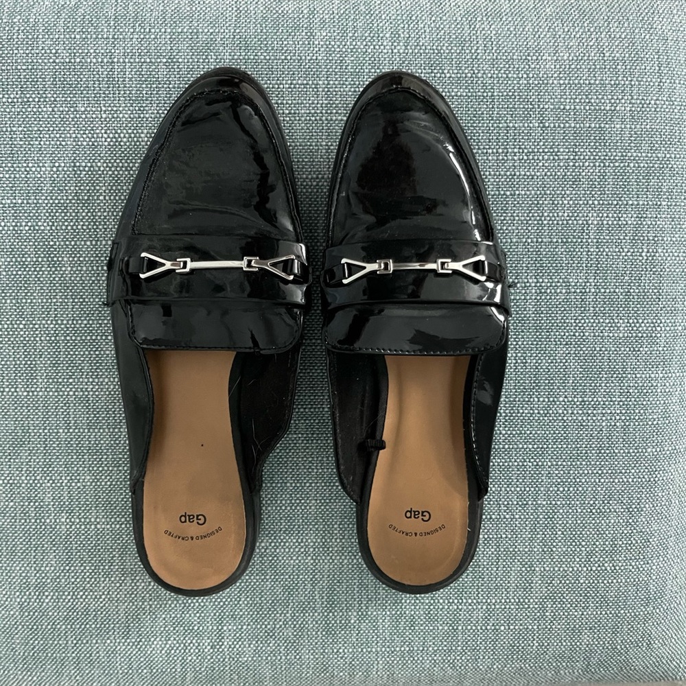Shiny Gap slip on